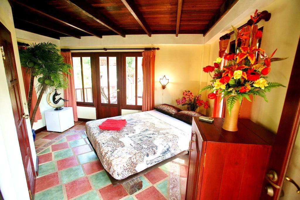 Coco Palace Resort Nai Harn Phòng bức ảnh