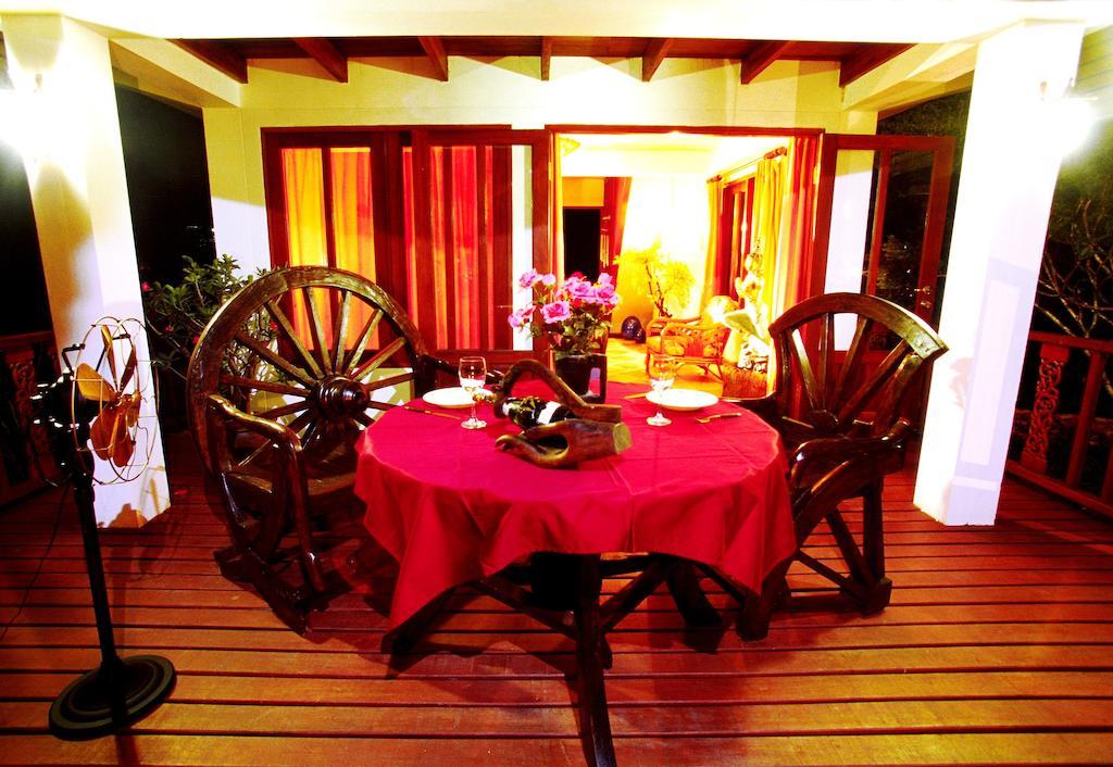 Coco Palace Resort Nai Harn Phòng bức ảnh
