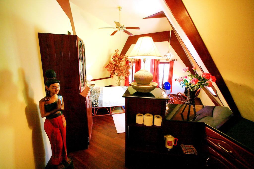 Coco Palace Resort Nai Harn Phòng bức ảnh