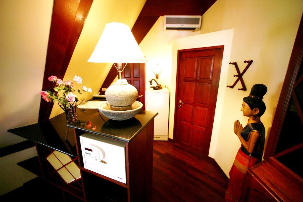 Coco Palace Resort Nai Harn Phòng bức ảnh