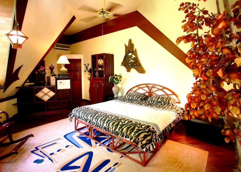 Coco Palace Resort Nai Harn Phòng bức ảnh