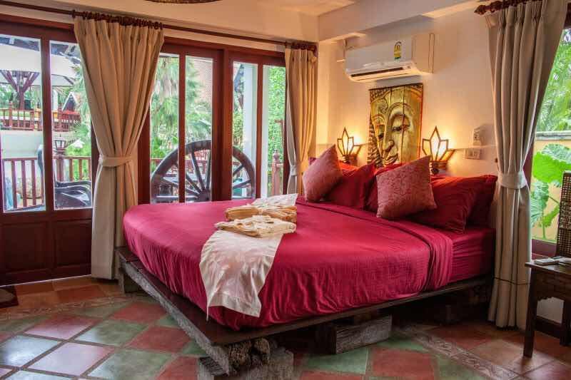 Coco Palace Resort Nai Harn Ngoại thất bức ảnh