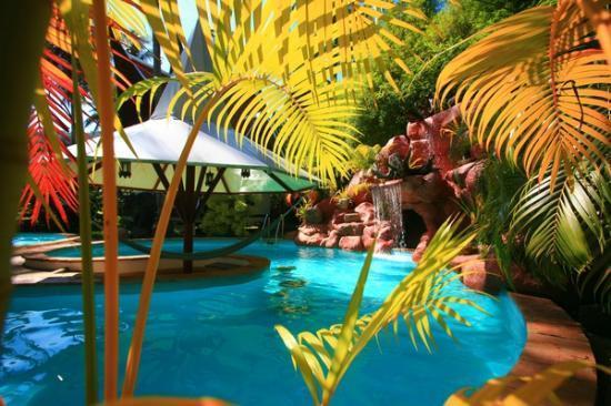Coco Palace Resort Nai Harn Ngoại thất bức ảnh